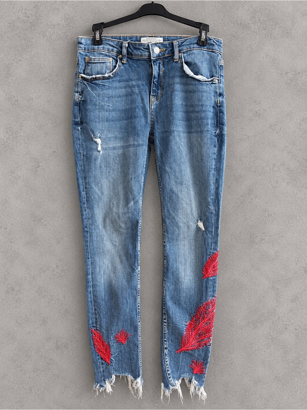 Zara Woman Premium Denim Size 6 Red Feather Embroidered Distressed Jeans